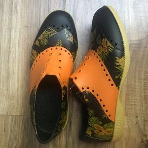 Hawaiian print Shoes - Golf style